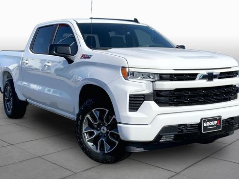 Used 2023 Chevrolet Silverado 1500 RST w/ Z71 Off-Road Package AWD/4WD image 3