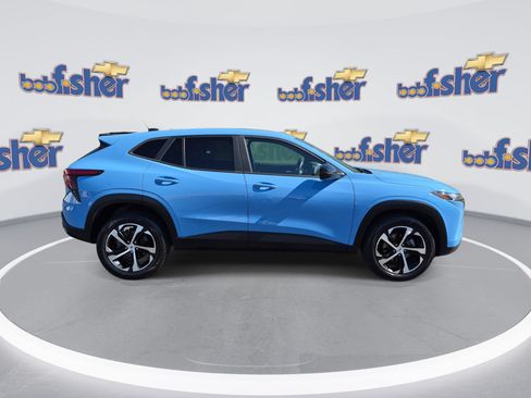 Certified 2024 Chevrolet Trax RS w/ Sunroof Package FWD image 2