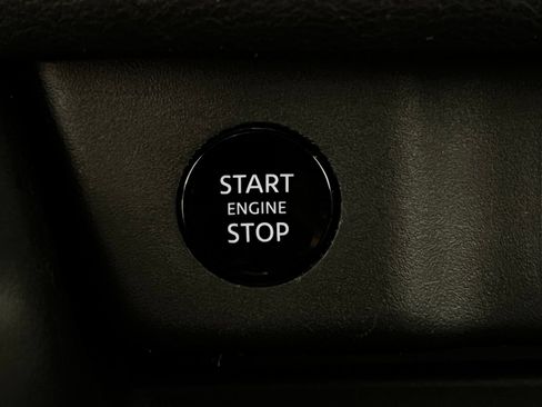 Used 2024 Nissan Rogue SV AWD/4WD image 19