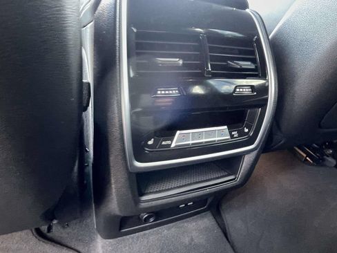 Used 2025 BMW X5 xDrive50e AWD/4WD image 11