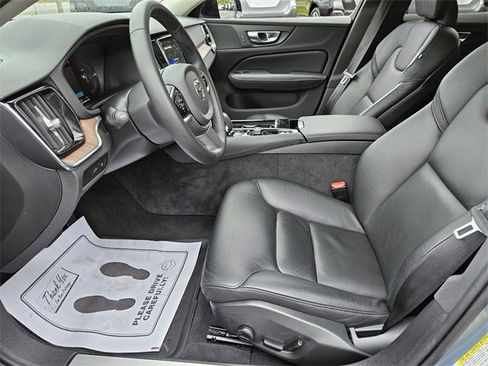 Used 2023 Volvo S60 T8 Plus image 8