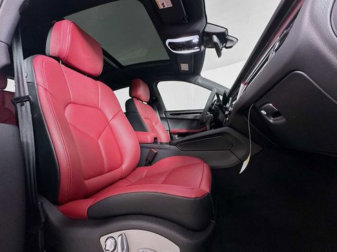 New 2026 Porsche Macan Turbo image 29