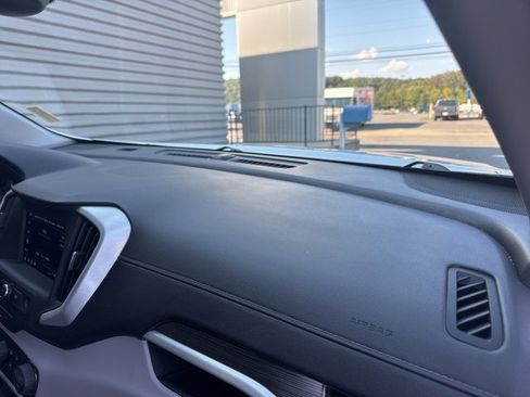 Used 2023 GMC Terrain SLE w/ Driver Convenience Package image 38