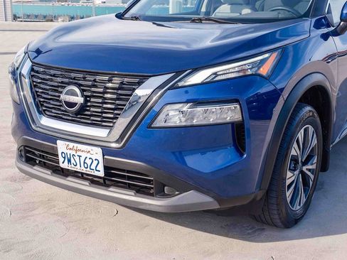 Used 2023 Nissan Rogue SV FWD image 11