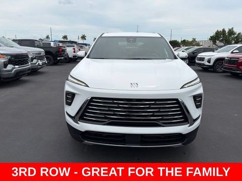 Certified 2025 Buick Enclave Preferred FWD image 2