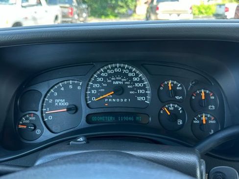 Used 2006 Chevrolet Silverado 2500 LT w/ Skid Plate Package AWD/4WD image 12