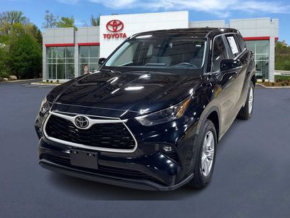 Used 2024 Toyota Highlander LE