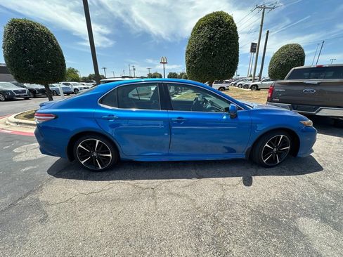 Used 2018 Toyota Camry XSE FWD image 6