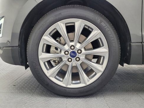Used 2018 Ford Edge Titanium w/ Equipment Group 302A AWD/4WD image 31