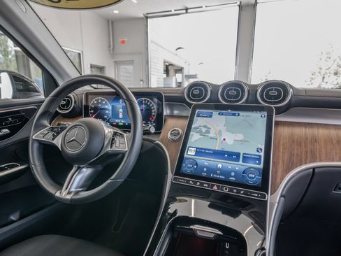 Certified 2025 Mercedes-Benz GLC 350e 4MATIC image 19