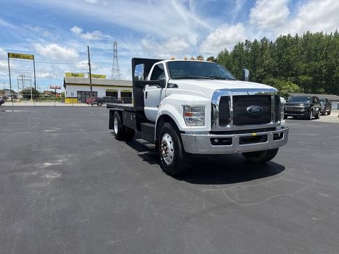 Used 2018 Ford F650 2WD Regular Cab Super Duty image 3