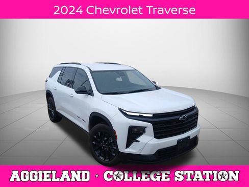 Used 2024 Chevrolet Traverse LT w/ Enhanced Driving Package FWD image 1