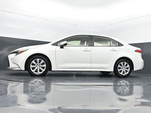 Used 2026 Toyota Corolla LE FWD image 37