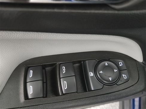 Used 2022 Chevrolet Equinox LS w/ LS Convenience Package image 28