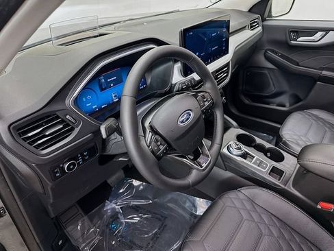 Used 2024 Ford Escape SE w/ PHEV Premium Package image 9