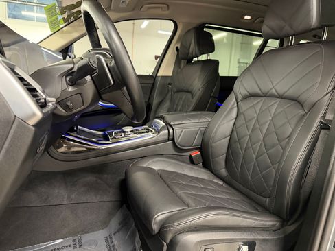 Used 2025 BMW X7 xDrive40i AWD/4WD image 4