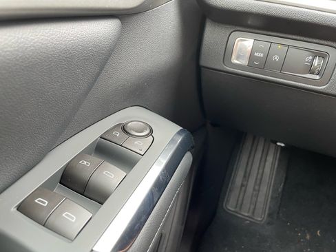 New 2026 Chevrolet Traverse LT FWD image 9