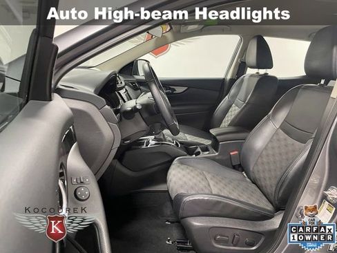 Used 2022 Nissan Rogue Sport SV w/ Technology Package image 12