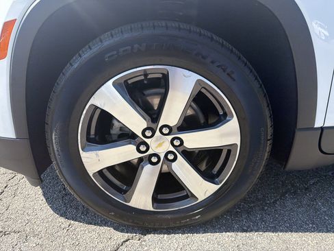 Certified 2023 Chevrolet Traverse LT w/ LT Premium Package FWD image 12