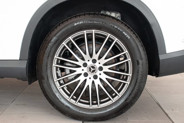 Used 2025 Mercedes-Benz GLC 300 4MATIC image 7