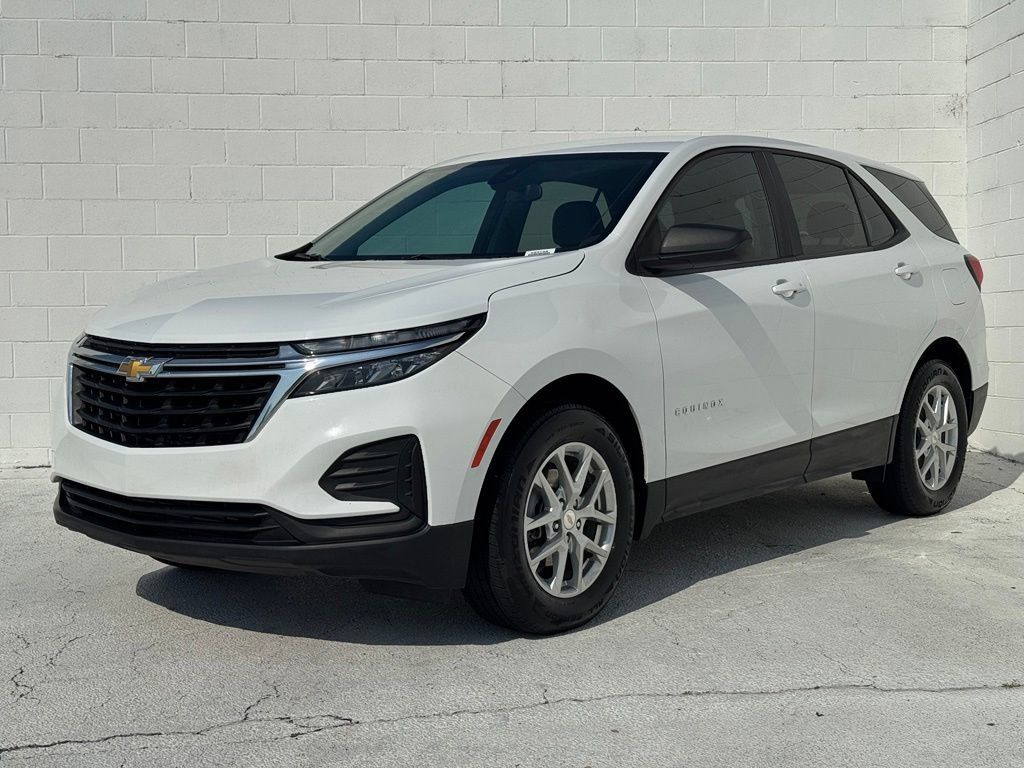 Used 2023 Chevrolet Equinox LS w/ LS Convenience Package FWD image 8