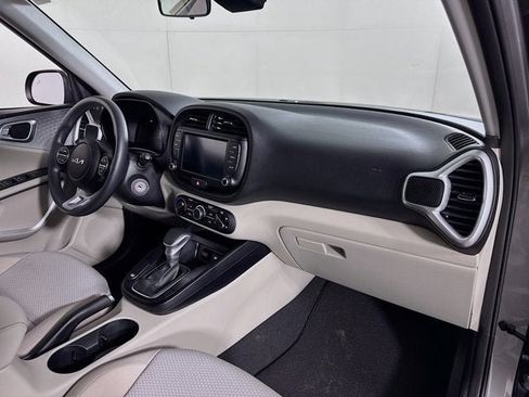 Used 2023 Kia Soul LX w/ LX Technology Package image 27