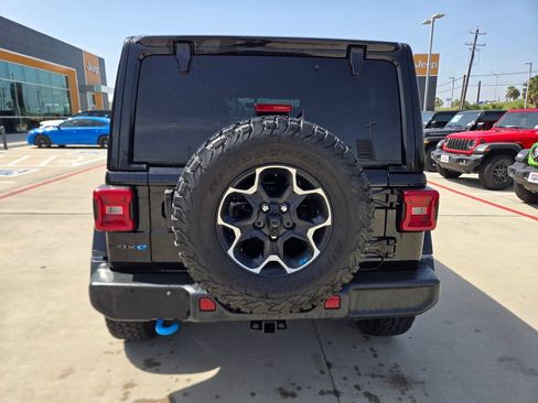 Used 2022 Jeep Wrangler Unlimited Rubicon 4xe w/ Cold Weather Group AWD/4WD image 4