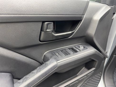 Used 2025 Toyota Tacoma SR5 image 33