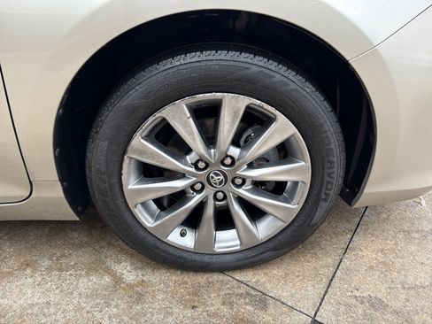 Used 2017 Toyota Camry XLE image 13