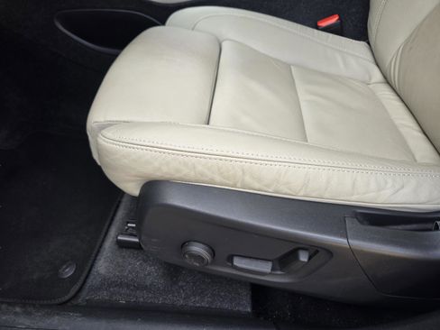 Certified 2023 Volvo XC40 B5 Plus w/ Climate Package AWD/4WD image 21