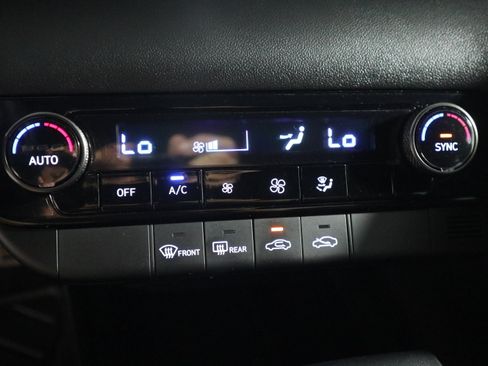 Used 2025 Hyundai Elantra Sport FWD image 32