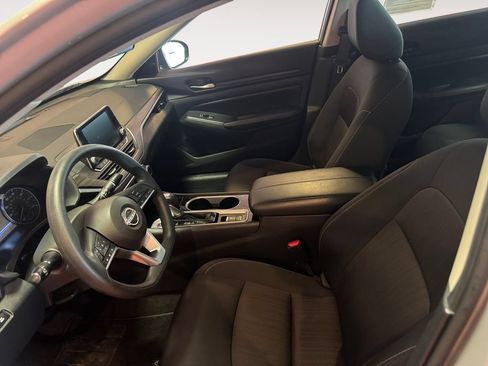 Used 2024 Nissan Altima 2.5 SV AWD/4WD image 9