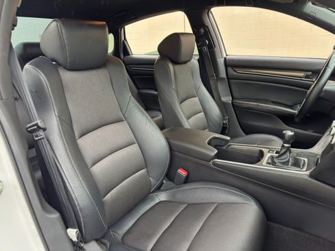 Used 2018 Honda Accord Sport image 32
