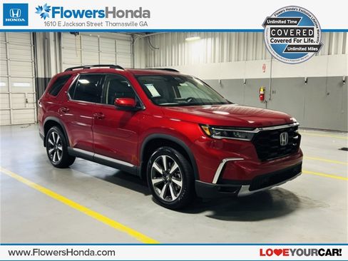 New 2025 Honda Pilot Touring image 1