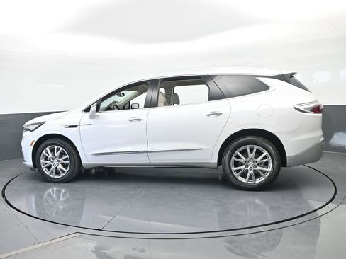 Used 2024 Buick Enclave Essence w/ Experience Buick Package FWD image 3