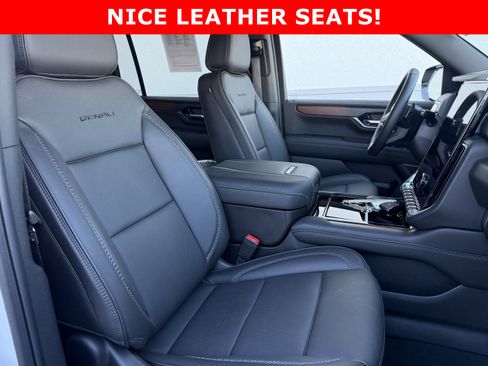 Used 2025 GMC Yukon XL Denali image 7