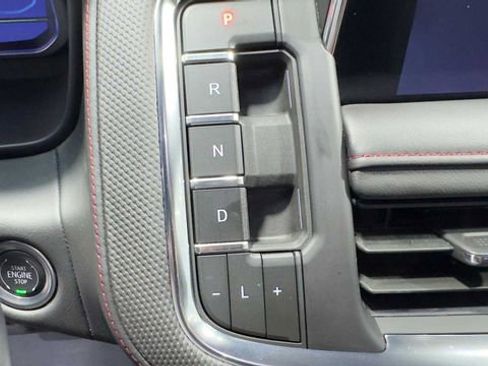 Used 2024 Chevrolet Suburban RST w/ Luxury Package RWD image 29