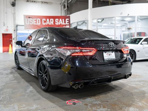 Used 2021 Toyota Camry XSE FWD image 5