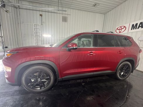 New 2026 Toyota Grand Highlander image 2