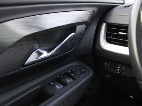 Used 2022 GMC Terrain SLE w/ Driver Convenience Package image 24