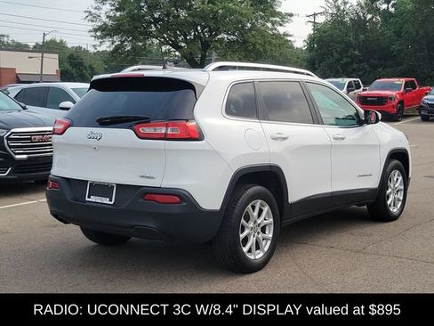 Used 2017 Jeep Cherokee Latitude w/ Cold Weather Group AWD/4WD image 4