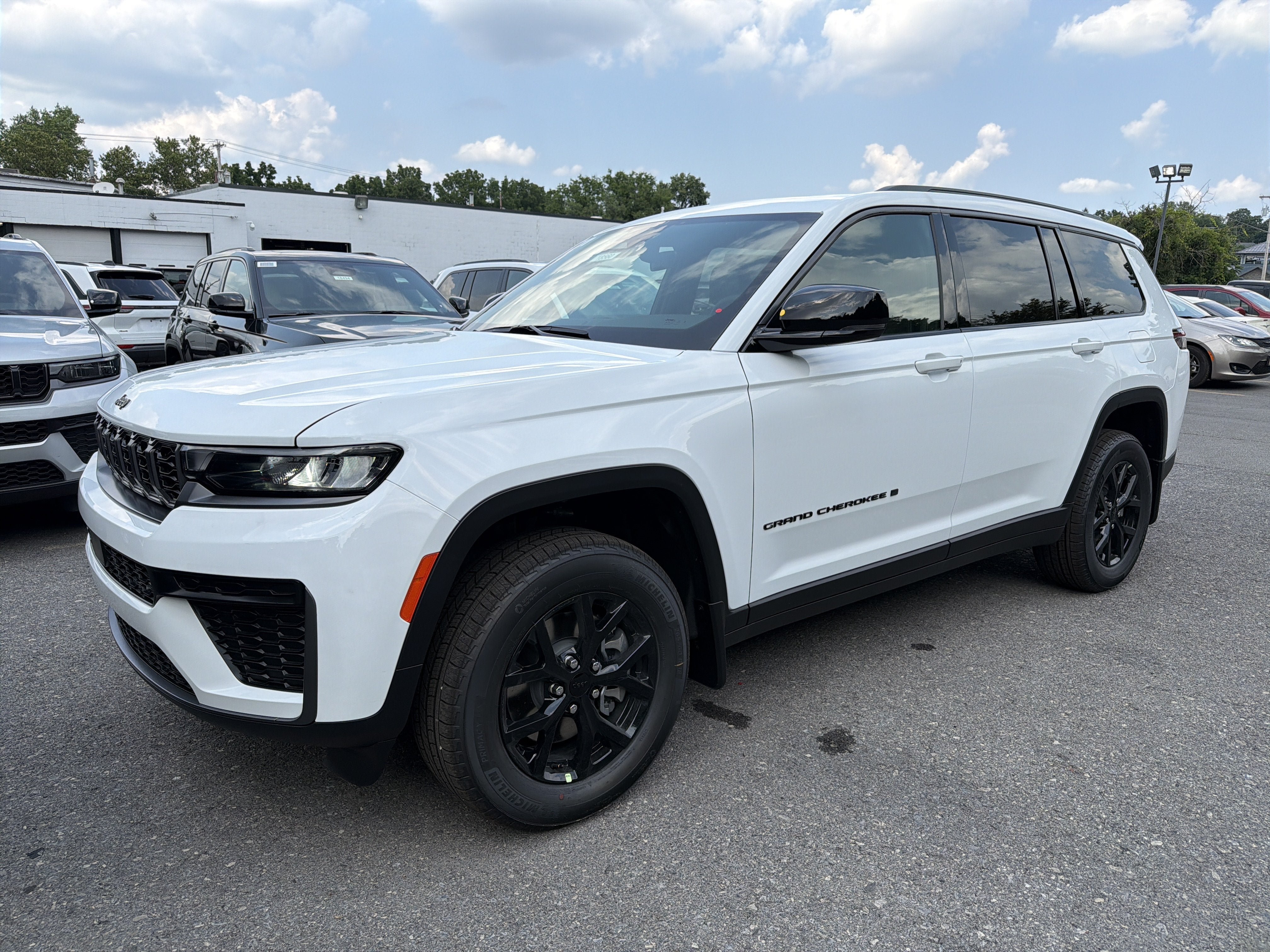 New 2026 Jeep Grand Cherokee L 4WD image 3