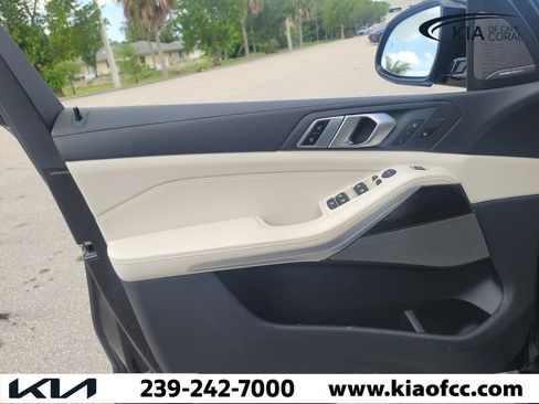 Used 2021 BMW X5 M50i w/ Executive Package AWD/4WD image 25