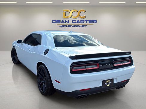 Used 2015 Dodge Challenger SRT Hellcat image 11