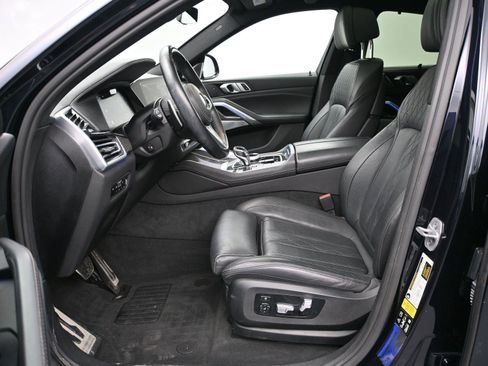 Used 2021 BMW X6 M50i w/ Executive Package image 9