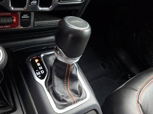 Used 2023 Jeep Gladiator Mojave w/ Cold Weather Group AWD/4WD image 18