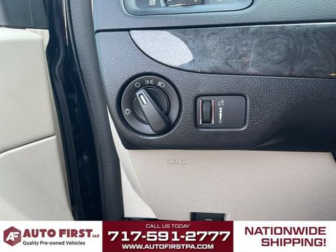 Used 2017 Dodge Grand Caravan SE FWD image 17