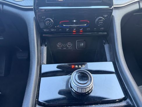 Certified 2024 Jeep Grand Cherokee L Laredo AWD/4WD image 17