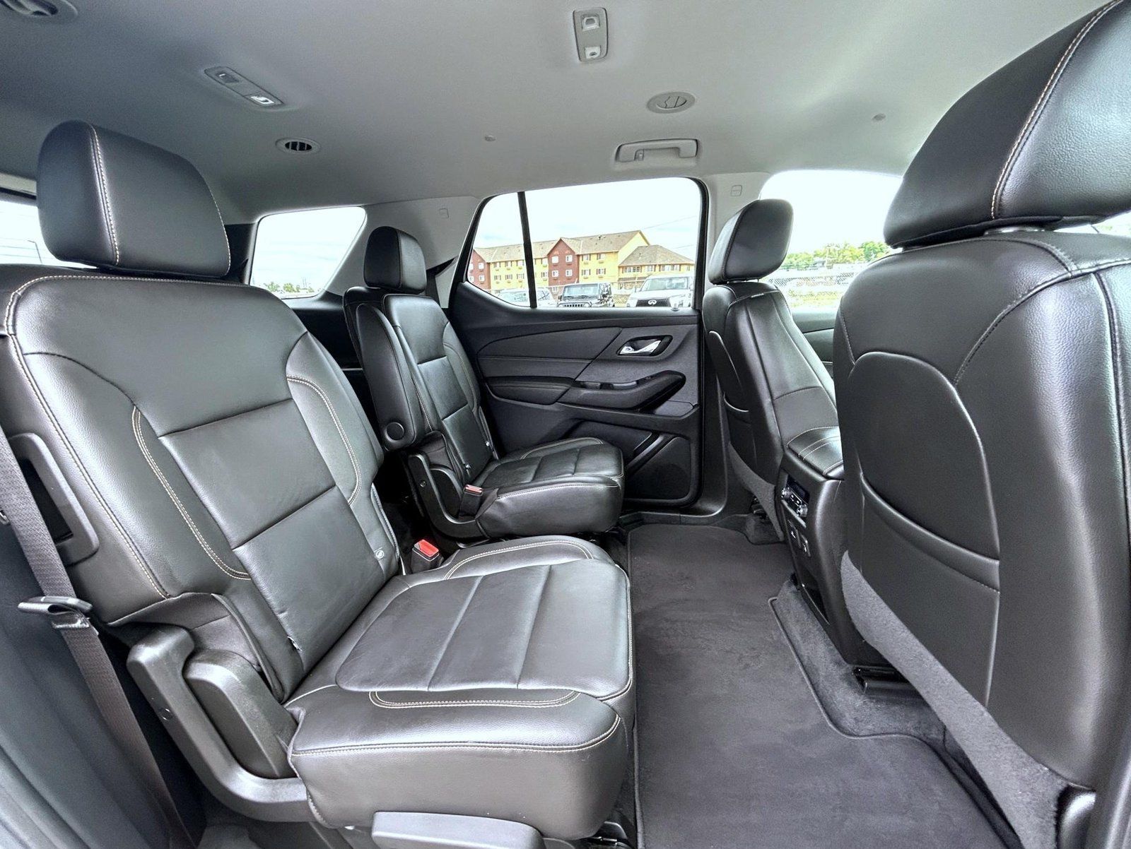 Certified 2020 Chevrolet Traverse LT w/ LT Premium Package AWD/4WD image 20