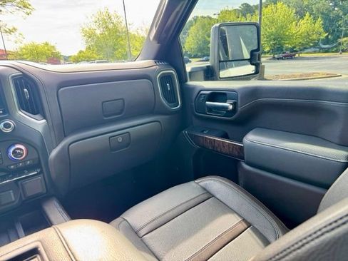 Used 2020 GMC Sierra 2500 Denali w/ Denali Ultimate Package AWD/4WD image 25